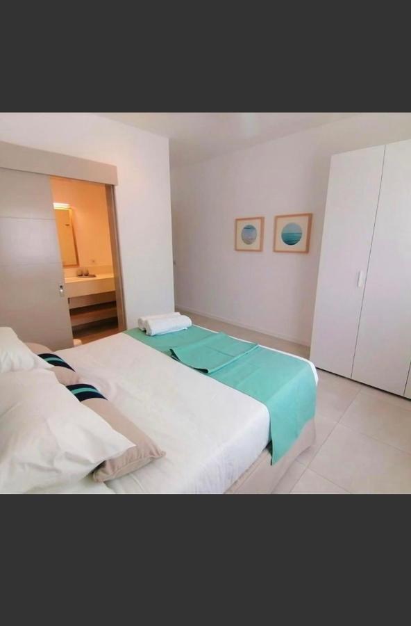 Eastern Blue Beachfront Luxury Apartment Poste Lafayette 外观 照片